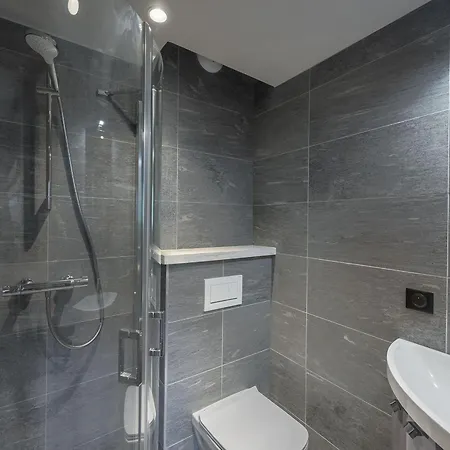 Apartment Lumineux Avec Spa, Piscine Et Sauna Pour 7 Personnes Near - Fr-1-569-132 *
